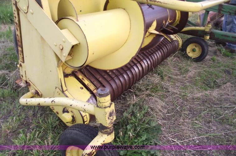 image for item 5446 1985 John Deere 3970 forage harvester