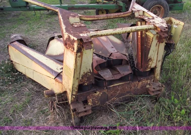 image for item 5446 1985 John Deere 3970 forage harvester