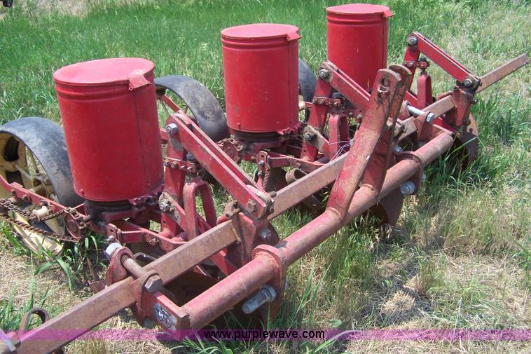 image for item 7325 Massey-Ferguson 375 four row planter