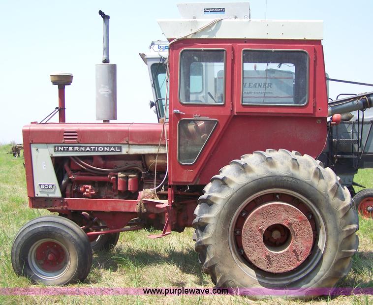 image for item 7337 International 806 Diesel tractor