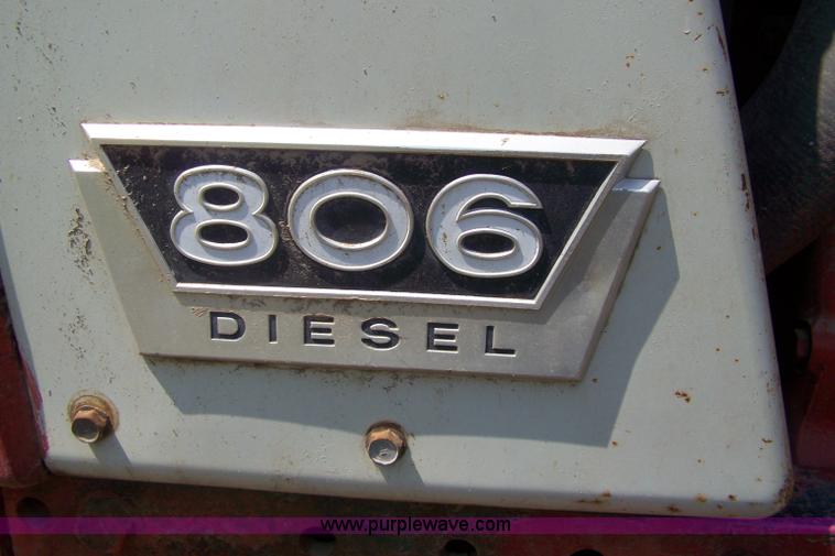 image for item 7337 International 806 Diesel tractor