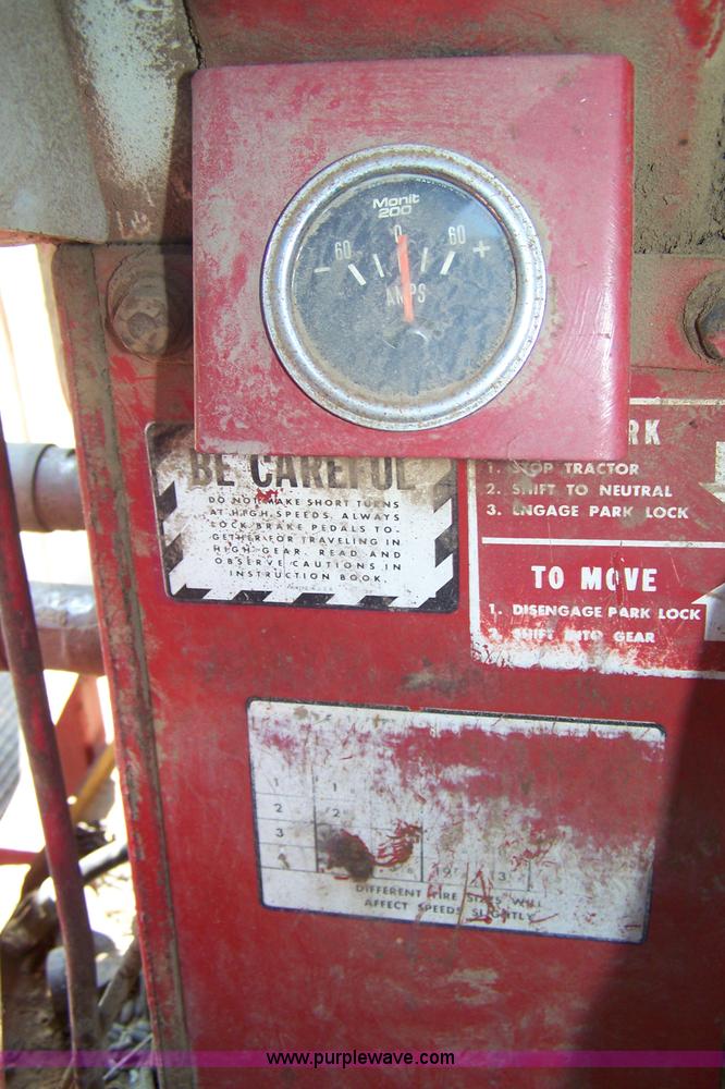 image for item 7337 International 806 Diesel tractor