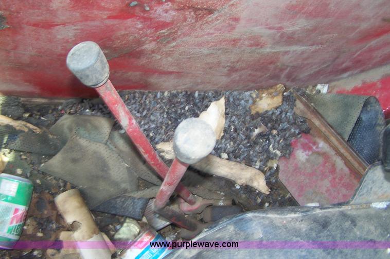 image for item 7337 International 806 Diesel tractor