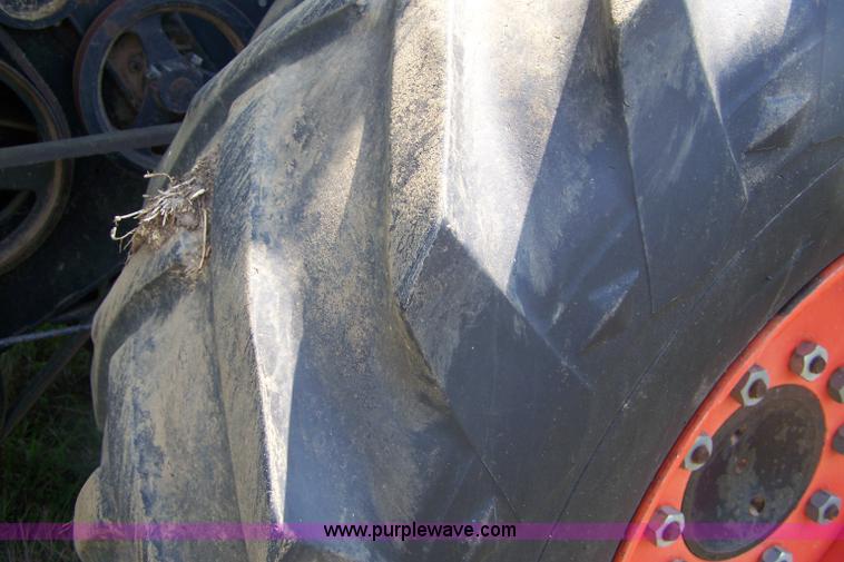 image for item 7338 Gleaner F combine