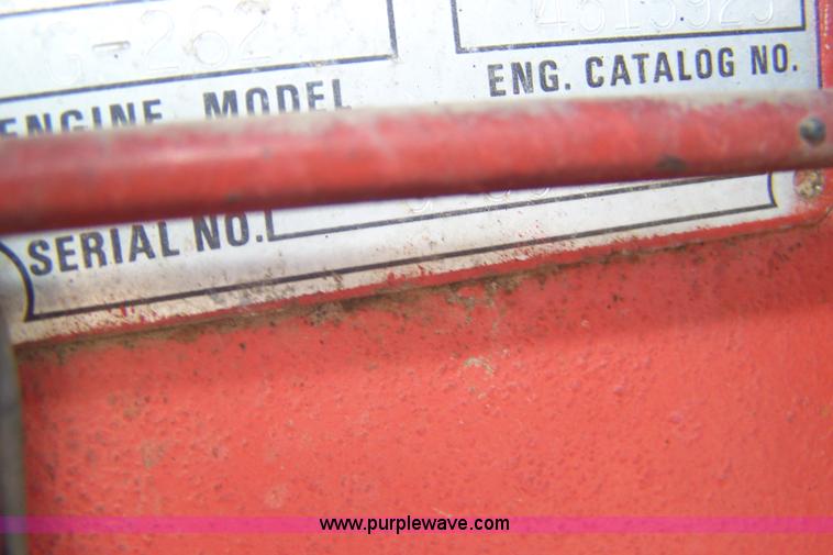 image for item 7338 Gleaner F combine