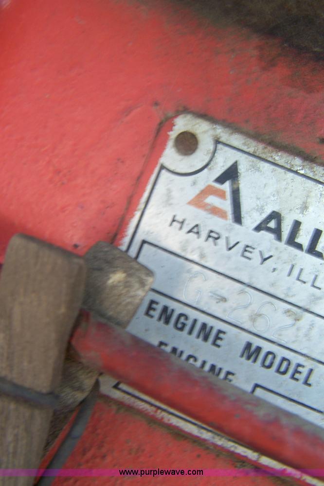 image for item 7338 Gleaner F combine