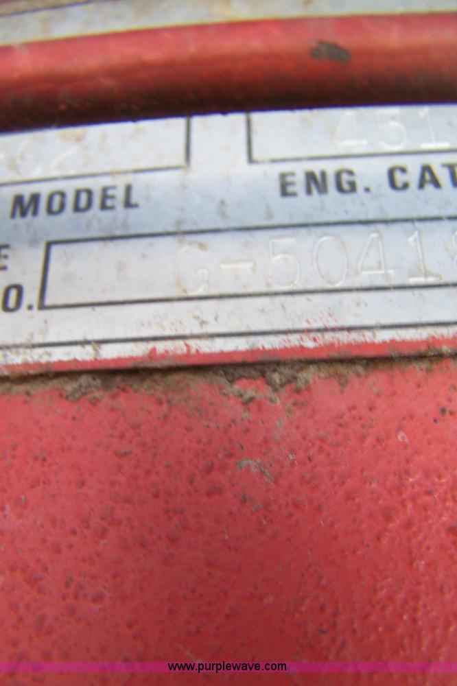 image for item 7338 Gleaner F combine