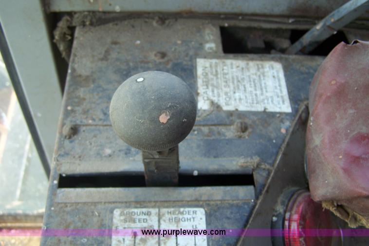 image for item 7338 Gleaner F combine