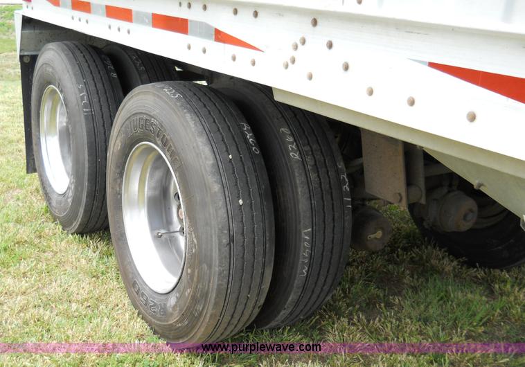 image for item A1038 1996 Jet 42' grain trailer