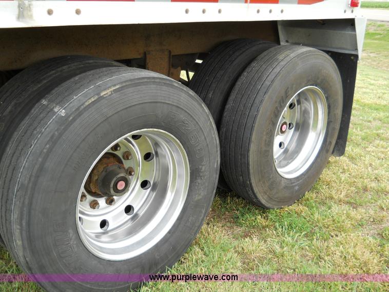 image for item A1038 1996 Jet 42' grain trailer