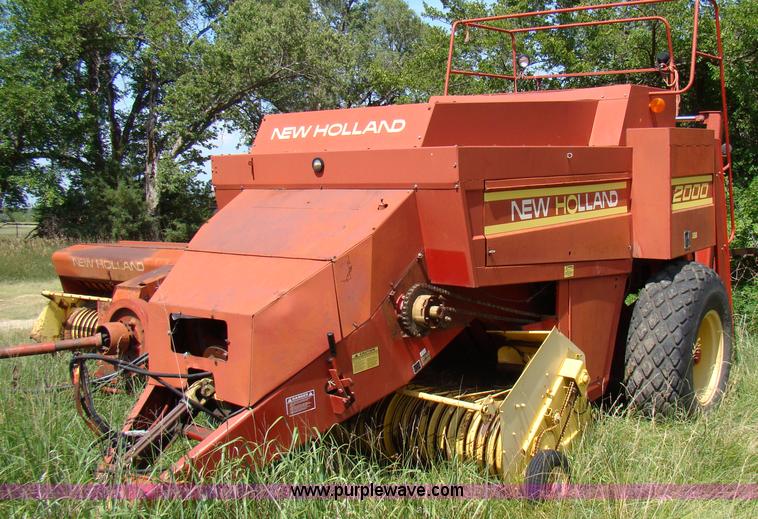 image for item A1043 New Holland 2000 square baler
