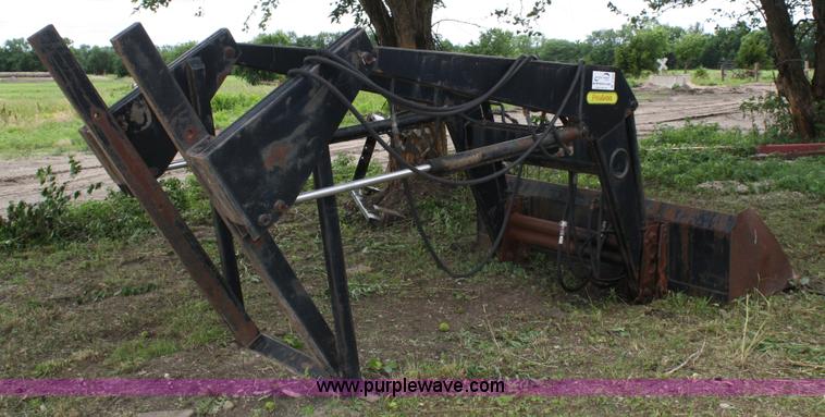 image for item A2008 Paulson loader with 7' bucket