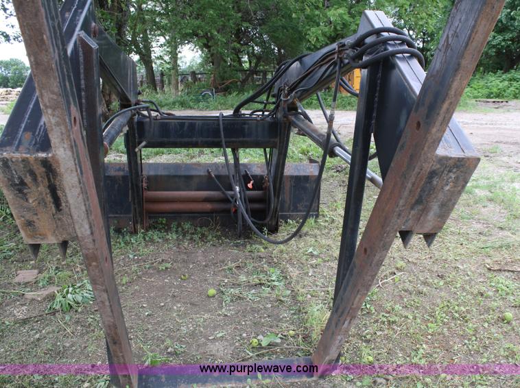 image for item A2008 Paulson loader with 7' bucket