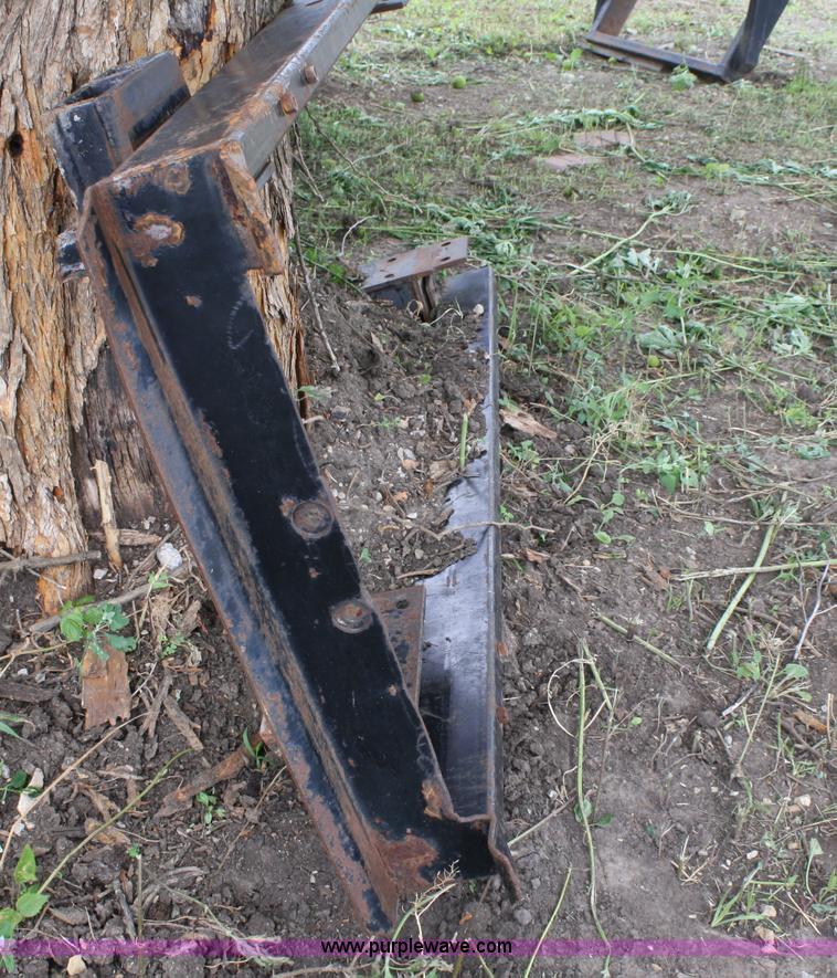 image for item A2008 Paulson loader with 7' bucket