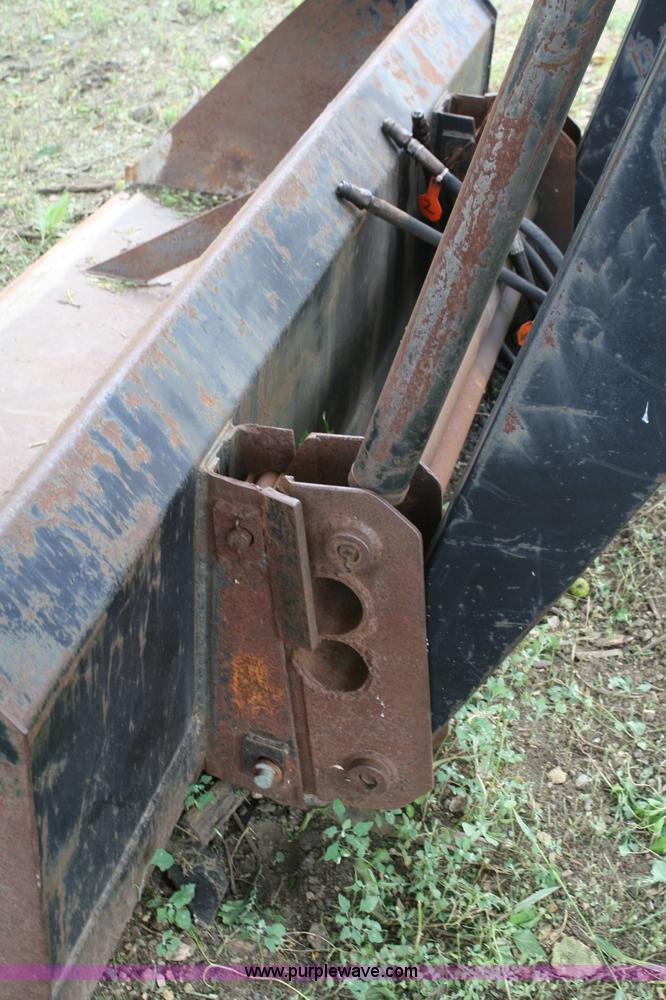 image for item A2008 Paulson loader with 7' bucket