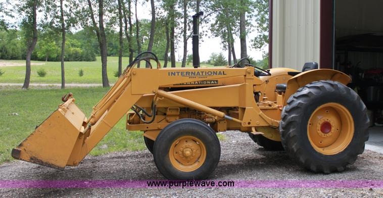 image for item A2501 International 2424 tractor