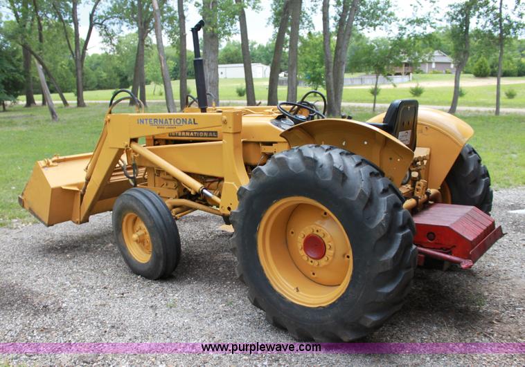 image for item A2501 International 2424 tractor