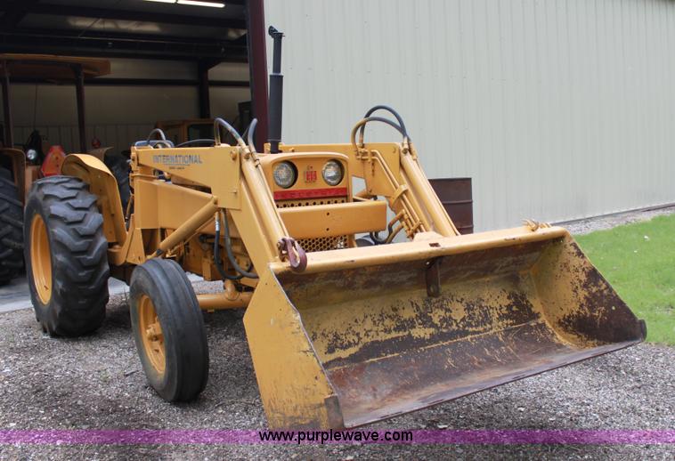 image for item A2501 International 2424 tractor