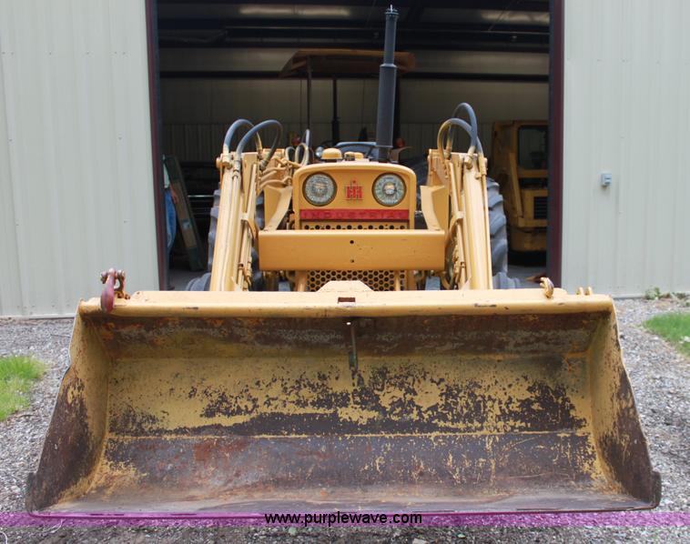 image for item A2501 International 2424 tractor