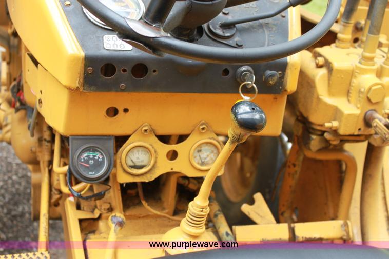 image for item A2501 International 2424 tractor