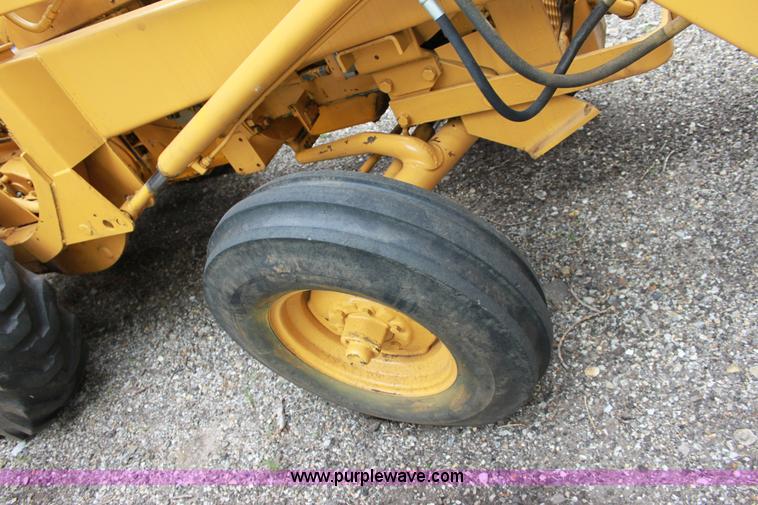 image for item A2501 International 2424 tractor