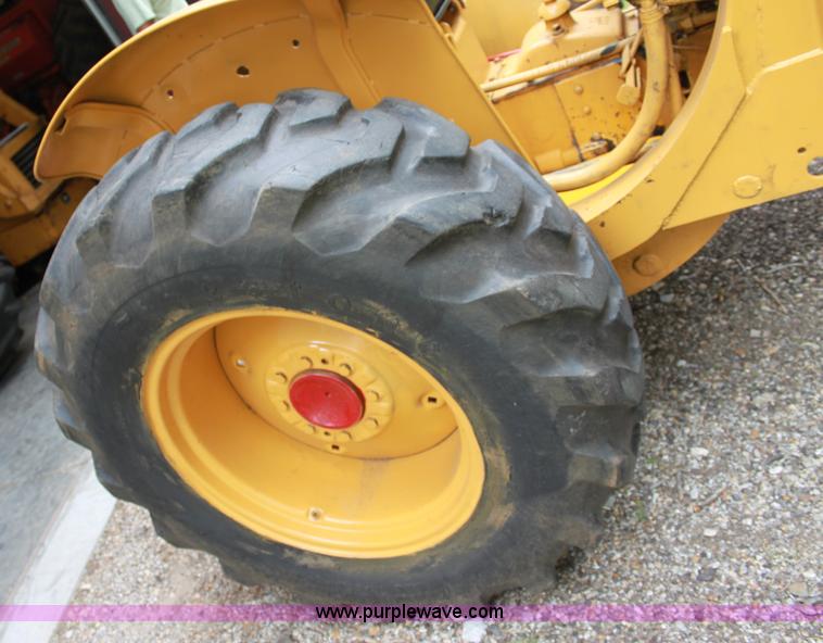 image for item A2501 International 2424 tractor