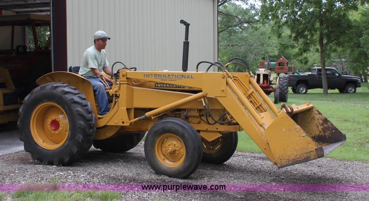 image for item A2501 International 2424 tractor