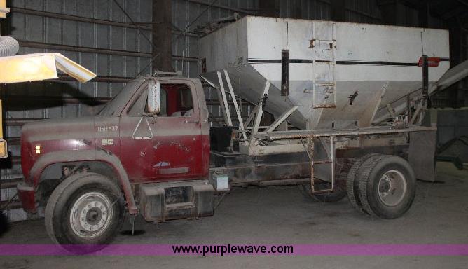 image for item A2512 1984 Chevrolet C70 fertilizer truck