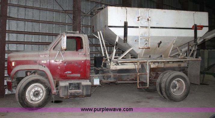 image for item A2512 1984 Chevrolet C70 fertilizer truck