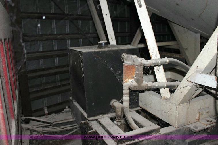 image for item A2512 1984 Chevrolet C70 fertilizer truck