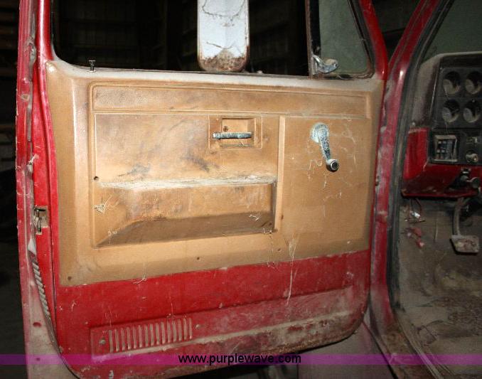 image for item A2512 1984 Chevrolet C70 fertilizer truck