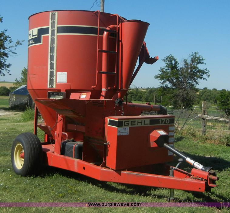 image for item A3006 Gehl MX170 Mix-All grinder/mixer