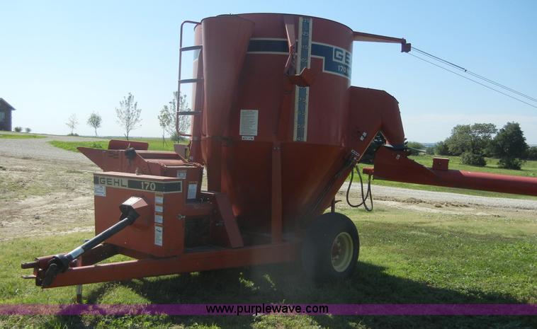 image for item A3006 Gehl MX170 Mix-All grinder/mixer