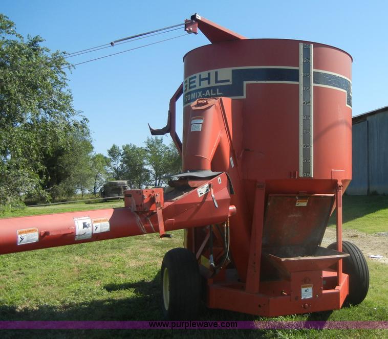 image for item A3006 Gehl MX170 Mix-All grinder/mixer