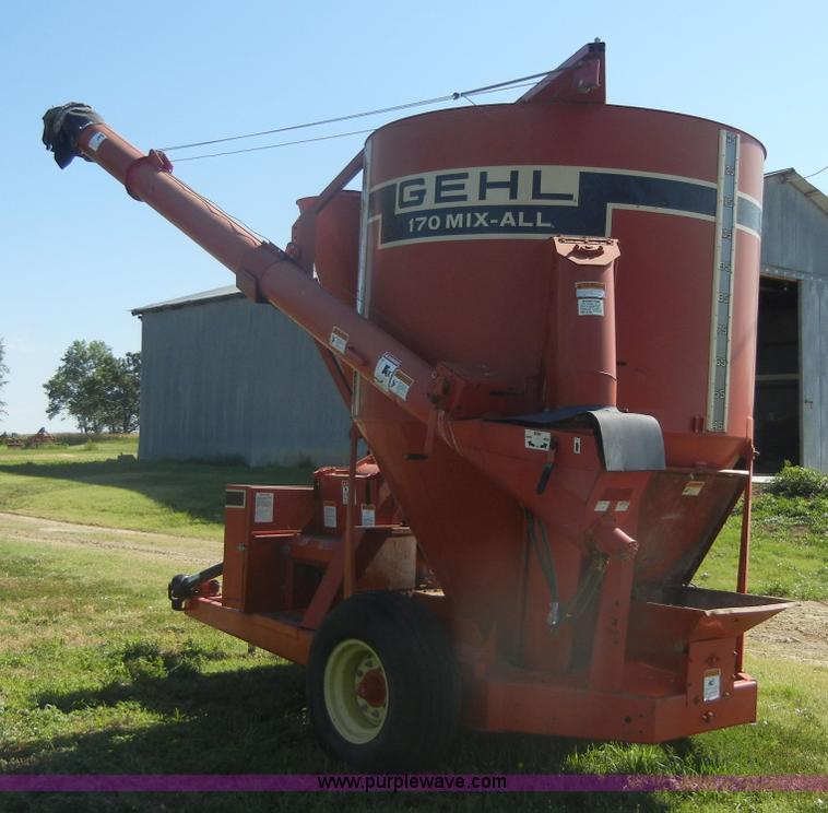 image for item A3006 Gehl MX170 Mix-All grinder/mixer