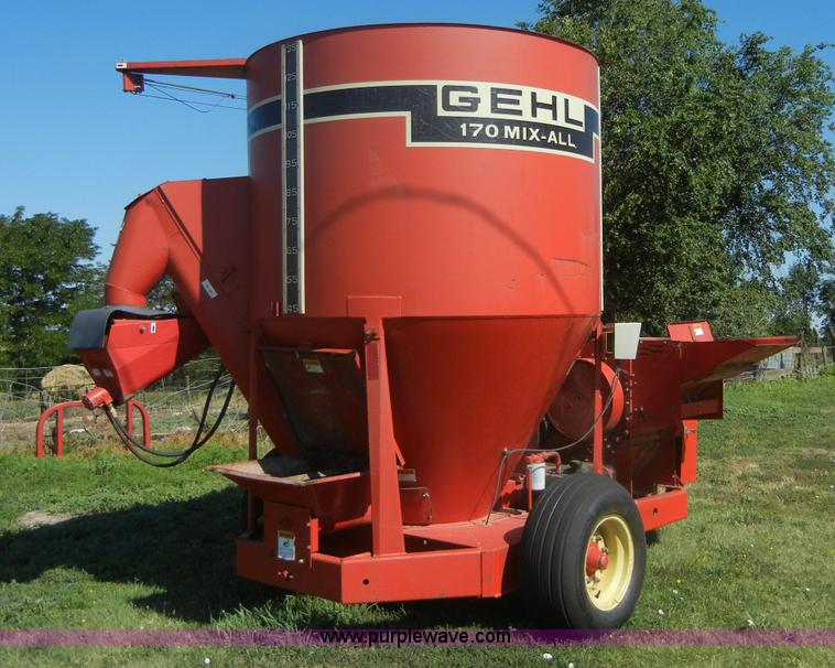 image for item A3006 Gehl MX170 Mix-All grinder/mixer