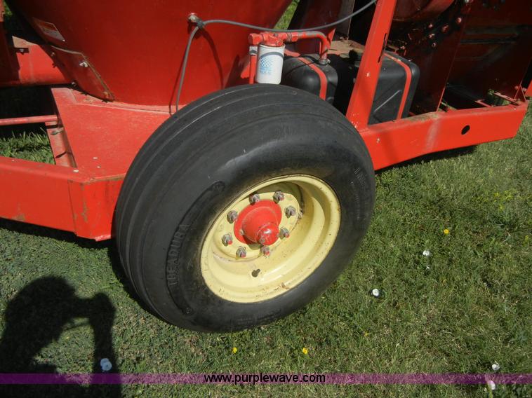 image for item A3006 Gehl MX170 Mix-All grinder/mixer