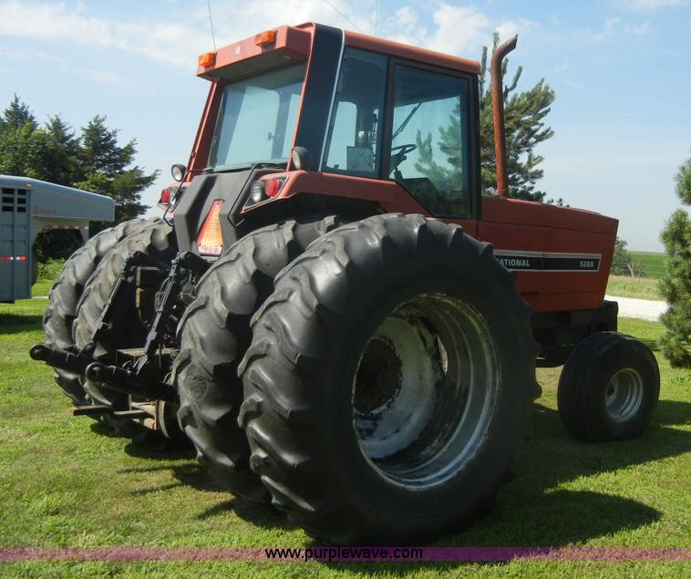 image for item A3078 1982 International 5288 tractor