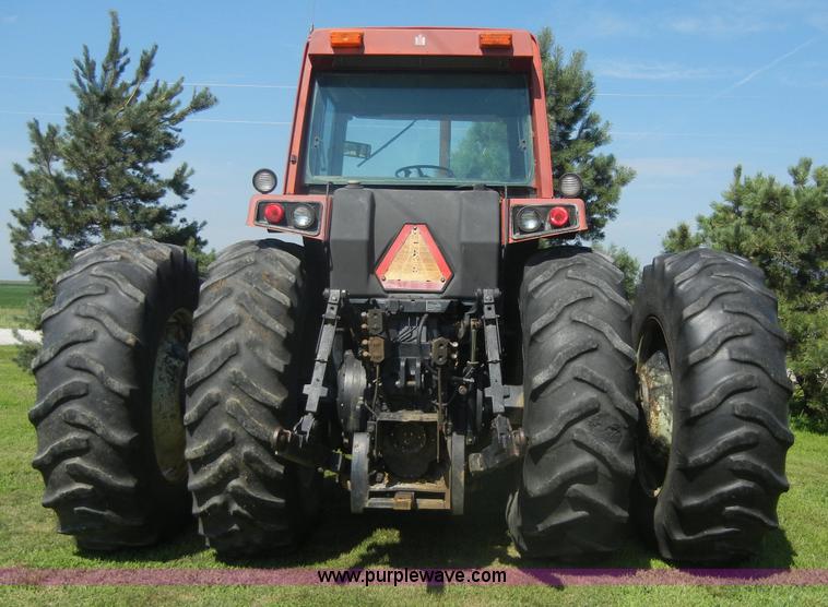image for item A3078 1982 International 5288 tractor