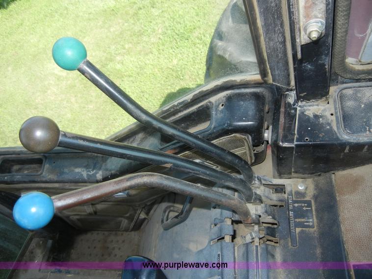 image for item A3078 1982 International 5288 tractor