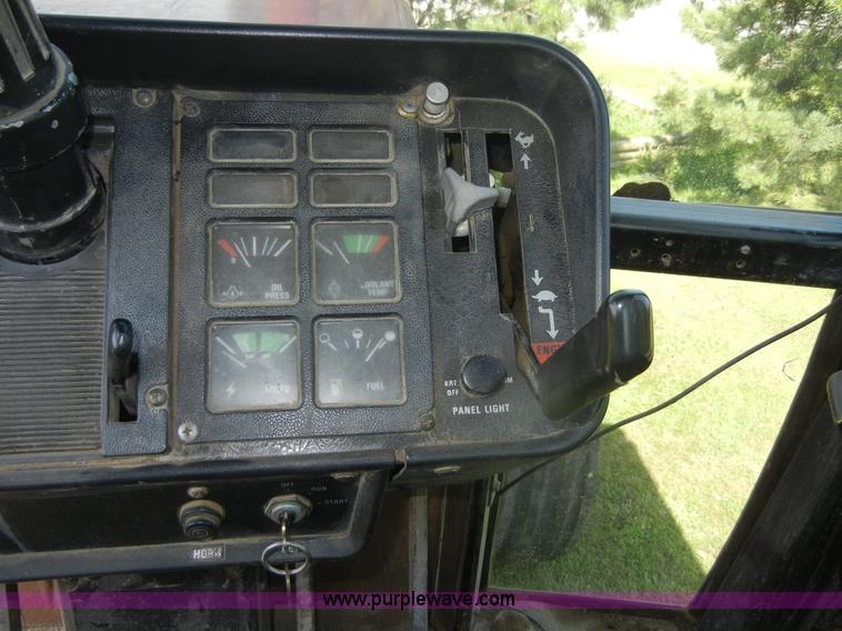 image for item A3078 1982 International 5288 tractor