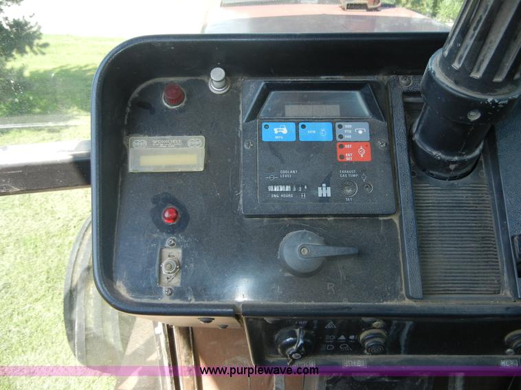 image for item A3078 1982 International 5288 tractor