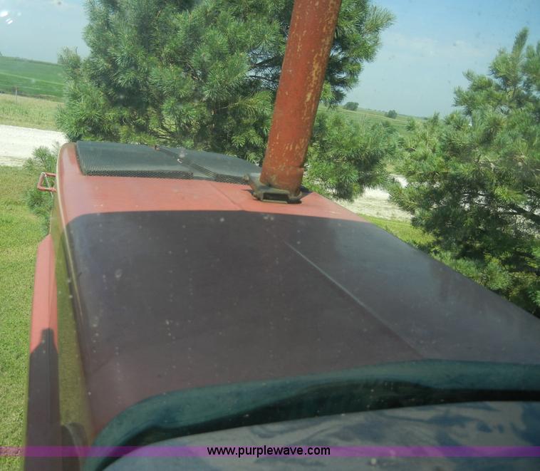 image for item A3078 1982 International 5288 tractor