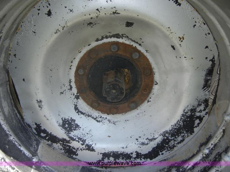 image for item A3078 1982 International 5288 tractor