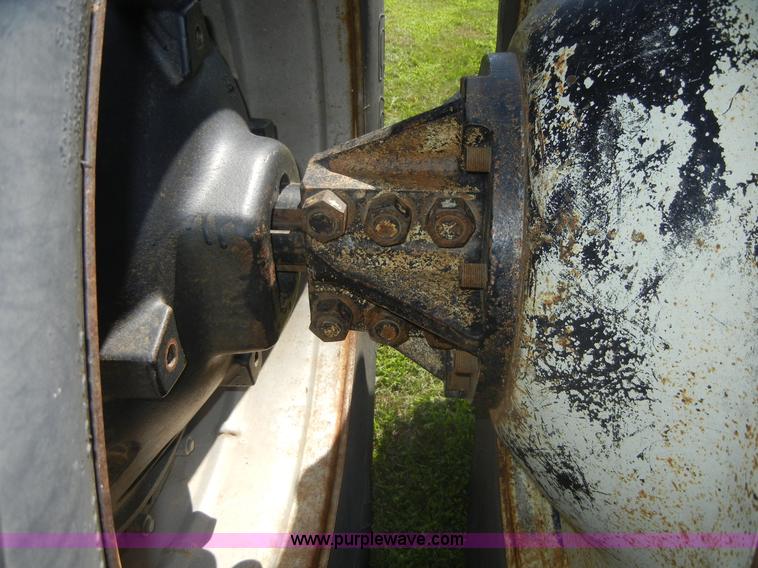 image for item A3078 1982 International 5288 tractor