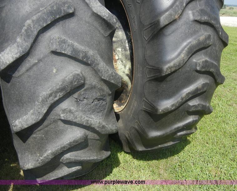 image for item A3078 1982 International 5288 tractor