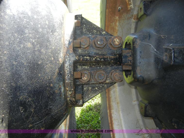 image for item A3078 1982 International 5288 tractor