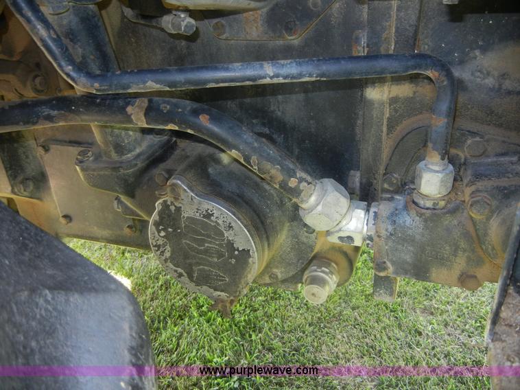 image for item A3078 1982 International 5288 tractor