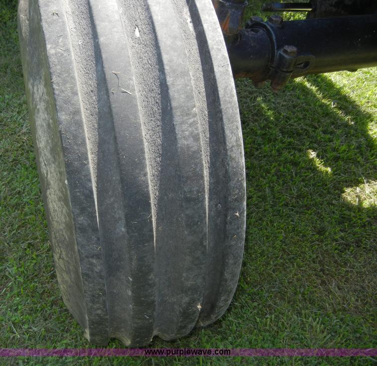 image for item A3078 1982 International 5288 tractor