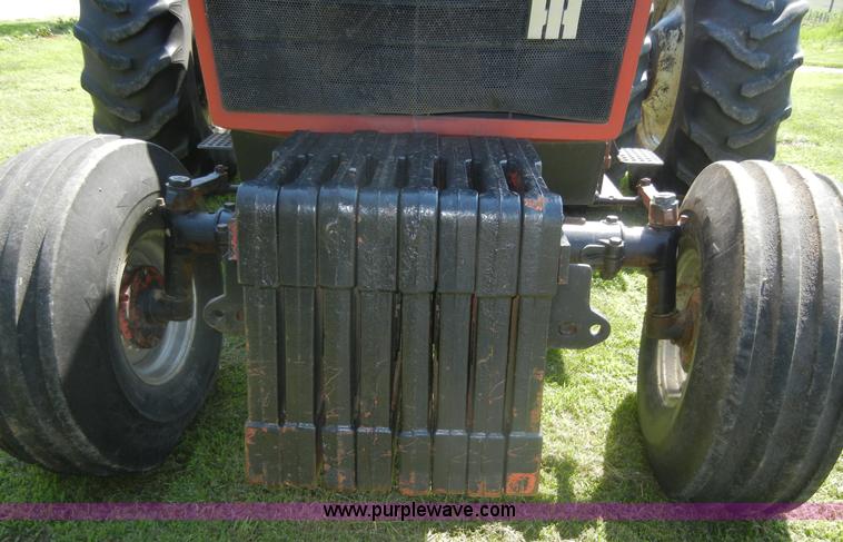 image for item A3078 1982 International 5288 tractor
